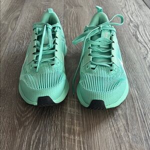 Nike Mint Green Running Shoes Size 5Y like new